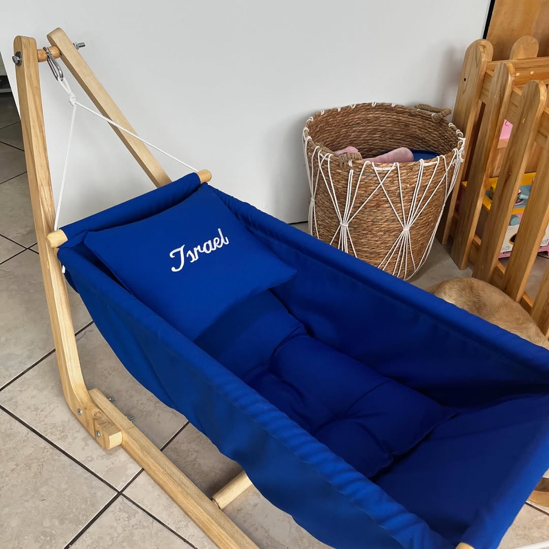 Rede Para Bebê Ninho dos Sonhos + Enxoval Personalizado de Brinde